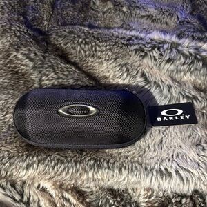 NWT Oakley Large Soft Vault Sunglass Case